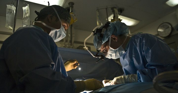chirurg ortopeda
